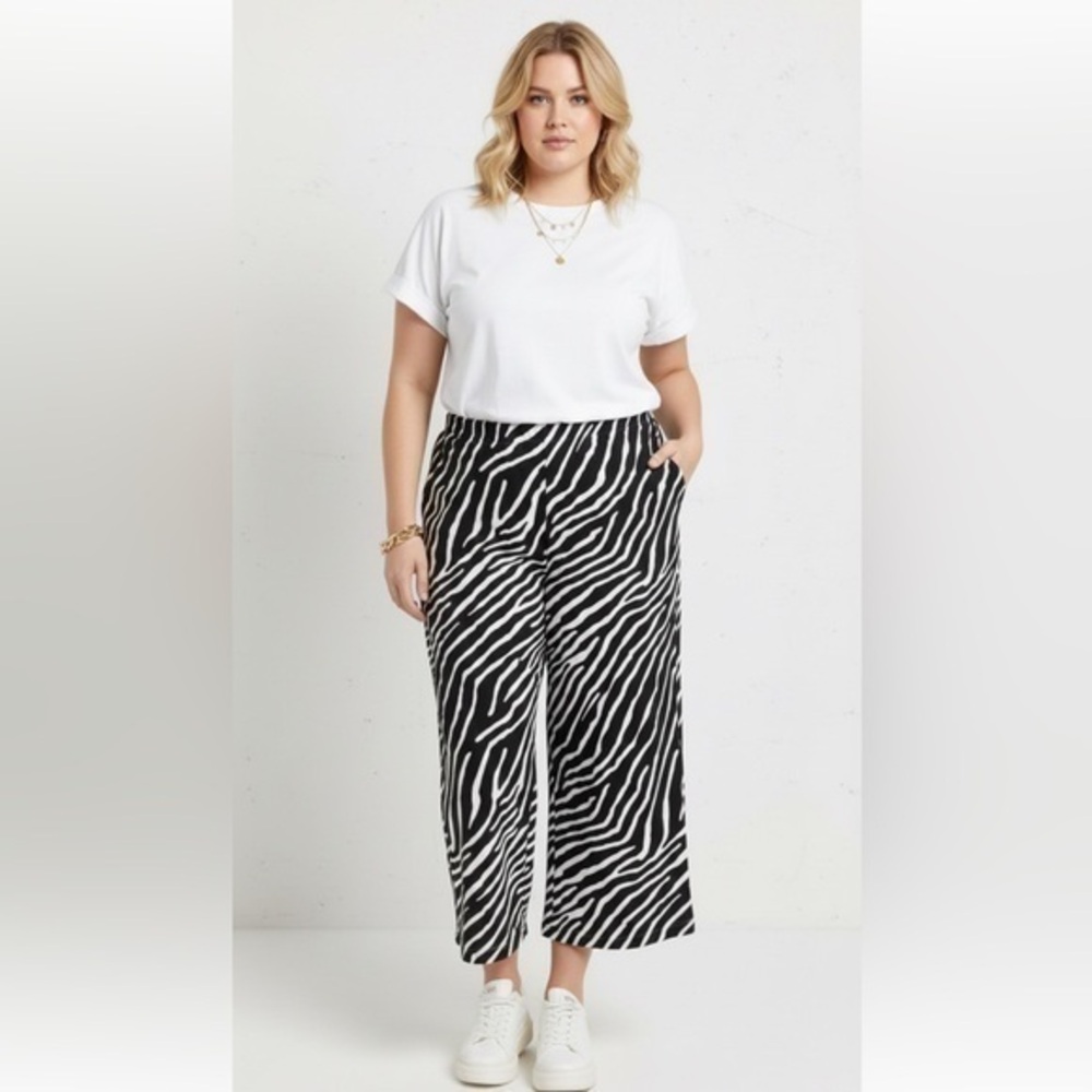 H&M Highrise Ankle Length Cropped Zebra Pants Black & White Size XX Large